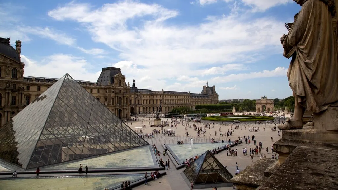 Muzeul Luvru rămâne în continuare închis. Angajații iau în considerare prelungirea grevei