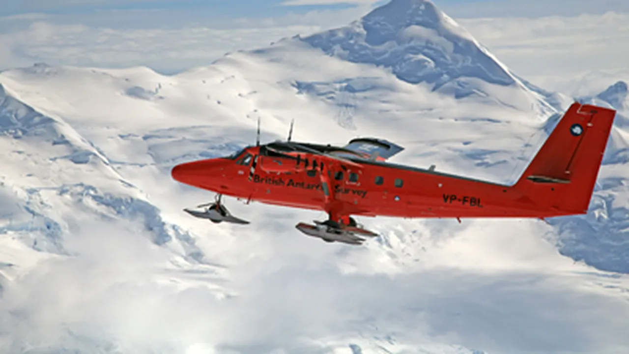 Muntele Gamburtsev a ajutat la formarea platformei de gheaţă din Antarctica