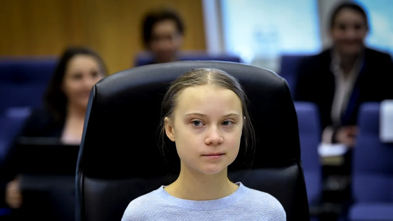 Jurnaliştii din companiile deţinute de statul ungar au nevoie de aprobare pentru a scrie despre Greta Thunberg / Reacţia activistei 