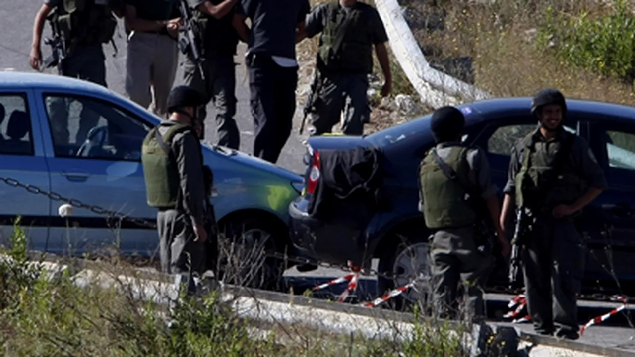 Colonişti israelieni din Cisiordania au atacat un vehicul al armatei