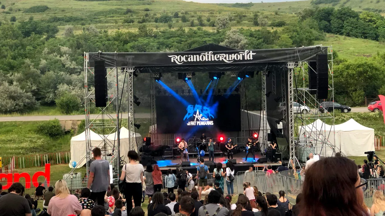 Rocanotherworld, un festival la care anul acesta se strâng bani pentru amenajarea pârtiei din Iaşi | FOTO