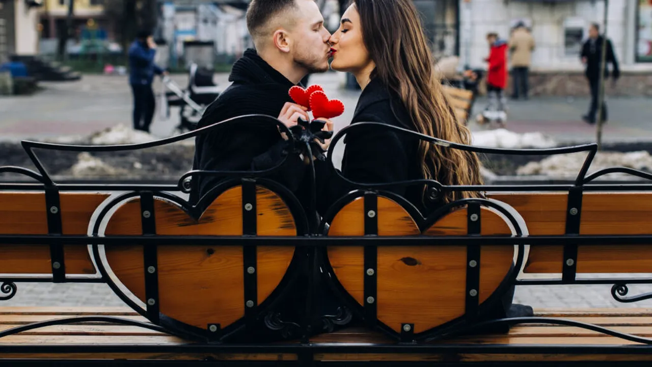 Experții dezvăluie secretul romantismului: Nu gesturile grandioase contează