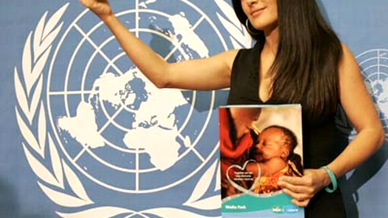 Salma Hayek sprijină o campanie globală de eliminare a tetanosului