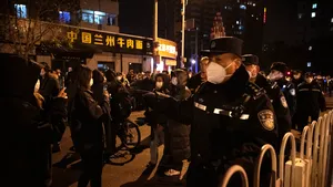 Protestele declanşate de restricţiile stricte împotriva Covid se extind în China