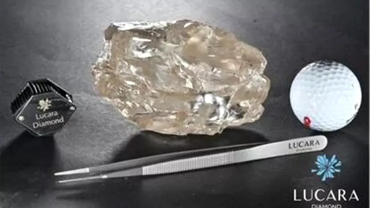 Mega-diamant de 2.500 de carate găsit într-o mină din Botswana
