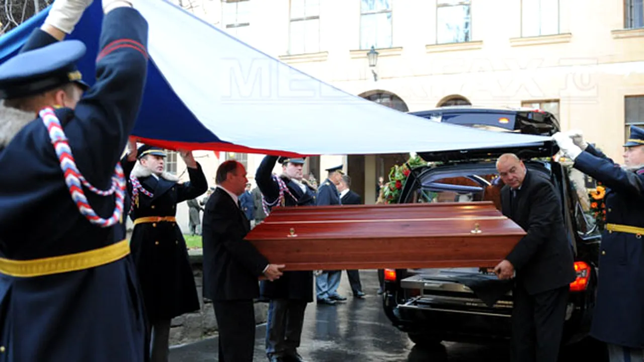 Preşedintele Băsescu va participa la funeraliile fostului lider ceh Vaclav Havel