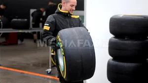 Pirelli produce pneuri pentru GP2 la Slatina