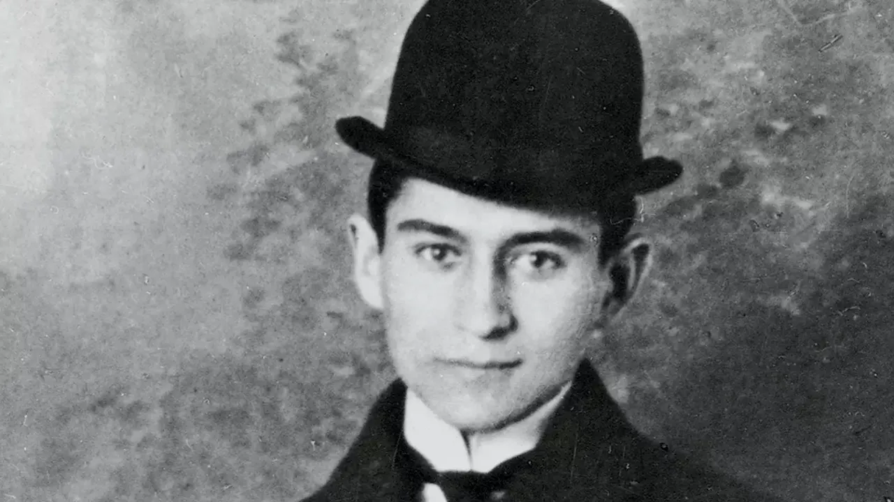 Astăzi se împlinesc 100 de ani de la moartea lui Franz Kafka. Povestea scriitorului ce a ajuns cunoscut după moarte