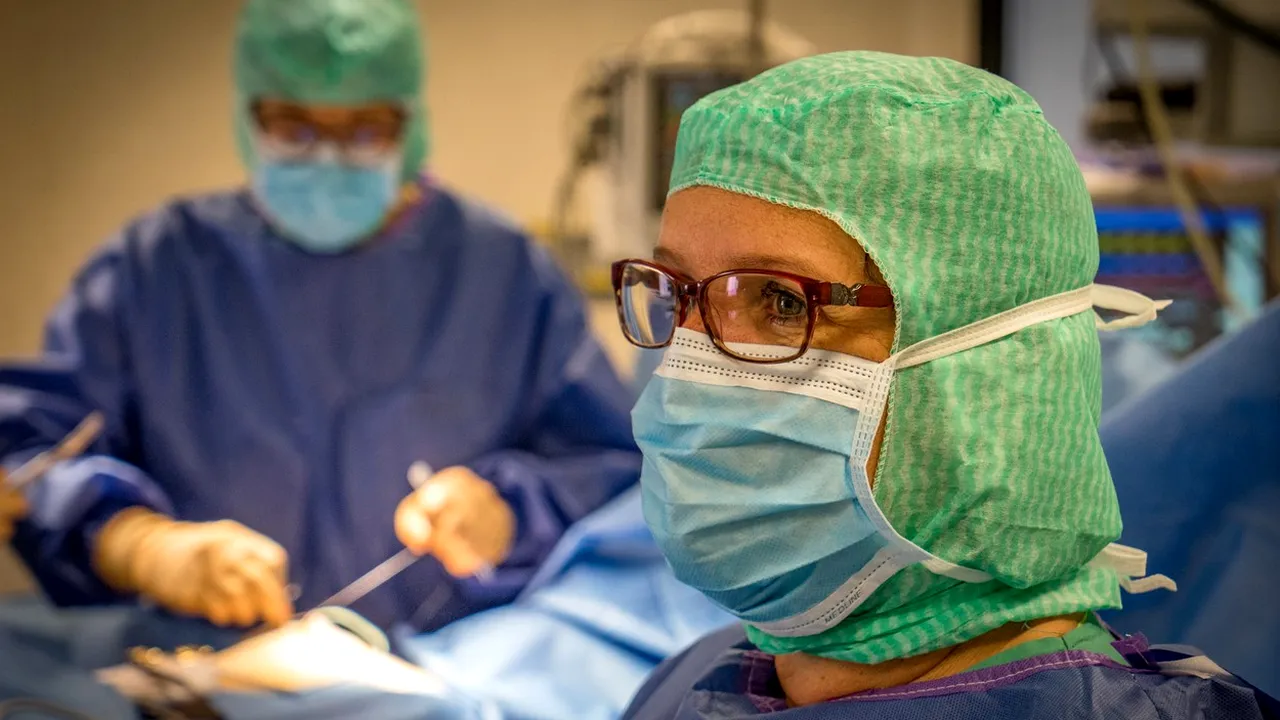 Studiu: Inteligenţa artificială este folosită pentru tratarea cancerului