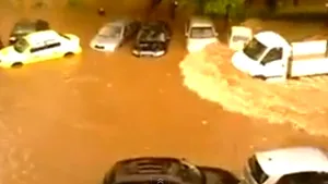 Capitala inundată: IMAGINI din Bucureşti din timpul ploii de duminică - VIDEO