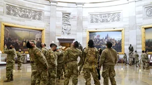 Peste 150 de membri ai Gărzii Naţionale care au asigurat securitatea la învestirea lui Biden au Covid-19