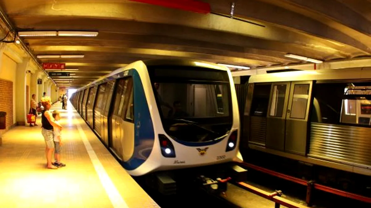 O placă a căzut într-o staţie de metrou. Metrorex: nu a afectat trenurile şi călătorii