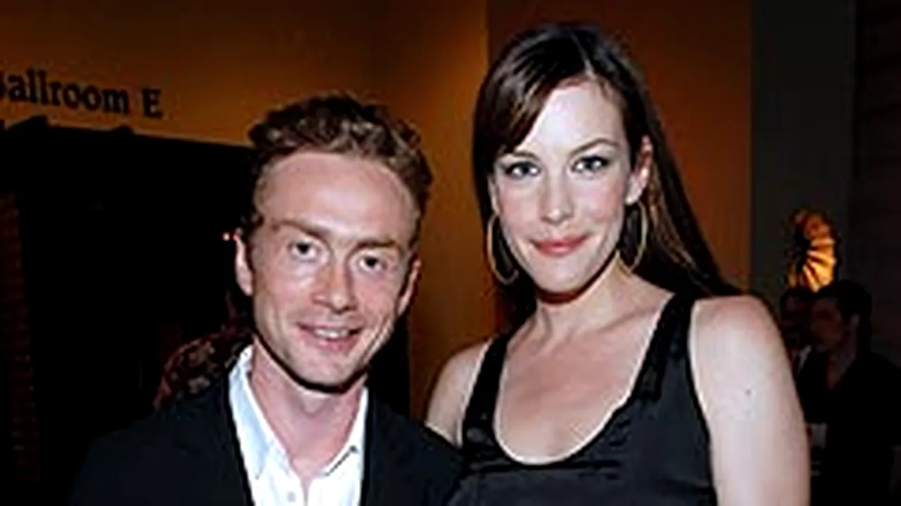 Liv Tyler s-a despărţit de soţul său, cântăreţul Royston Langdon
