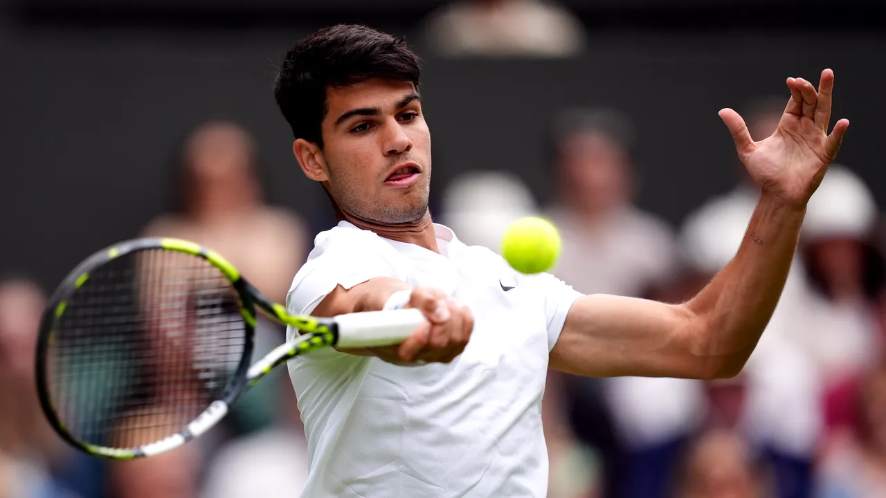 Carlos Alcaraz îl învinge pe Mark Lajal şi ajunge în turul doi la Wimbledon
