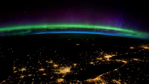 Imagini inedite cu aurora boreală, aşa cum este văzută de către astronauţi FOTO