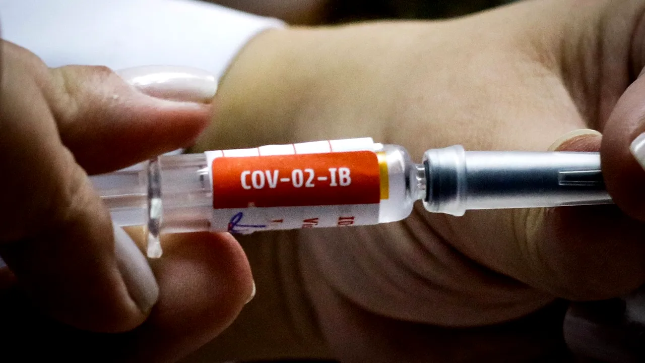 AstraZeneca primeşte protecţie guvernamentală din partea mai multor ţări în cazul în care vaccinul pentru COVID-19 va avea efecte secundare