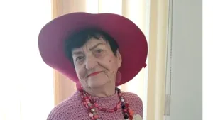 Cu o energie de invidiat, Amalia demonstrează că niciodată nu e prea târziu: studentă la 90 de ani