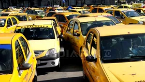 Iniţiativa Primăriei Capitalei de a înfiinţa un DISPECERAT comun pentru taximetrie, CONTESTATĂ: Această acţiune ar aduce prejudicii majore