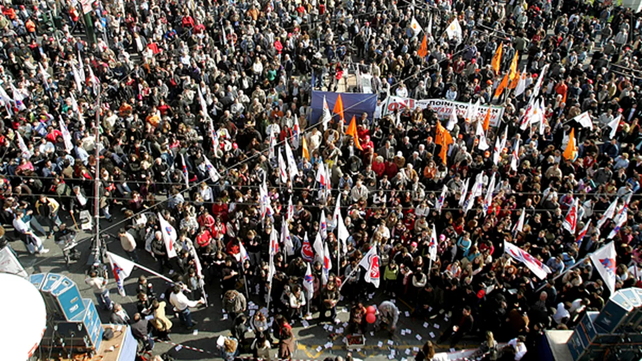 Grecia: Mii de angajaţi protestează faţă de măsurile de austeritate ale Guvernului