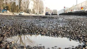 Oprescu a cerut ca gropile din carosabil apărute după iarnă să fie reparate din 15 martie 