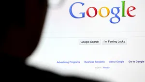 O încuietoare de uşă se închide automat atunci când utilizatorul intră pe un site pentru adulţi