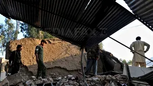 Cel puţin 40 de morţi într-un atentat sinucigaş comis în nord-vestul Pakistanului - GALERIE FOTO