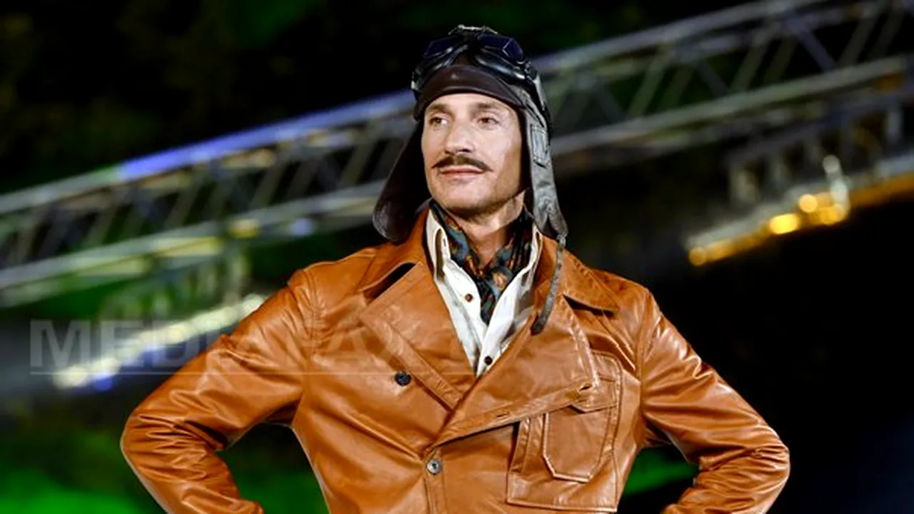 Radu Mazăre a venit îmbrăcat ca un aviator american la deschiderea noului an şcolar 
