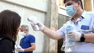 Admiterea la medicină, pe băncile de la Romexpo. UMF „Carol Davila” a închiriat 34.000 de metri pătraţi pentru examen