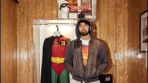 Eminem dă în judecată o firmă australiană numită Swim Shady pentru încălcarea mărcii „Slim Shady”