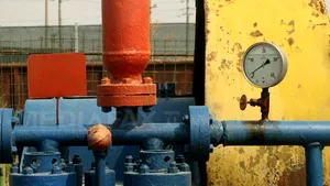 Percheziţii în Prahova şi Bucureşti la persoane suspectate că au furat conducte petroliere