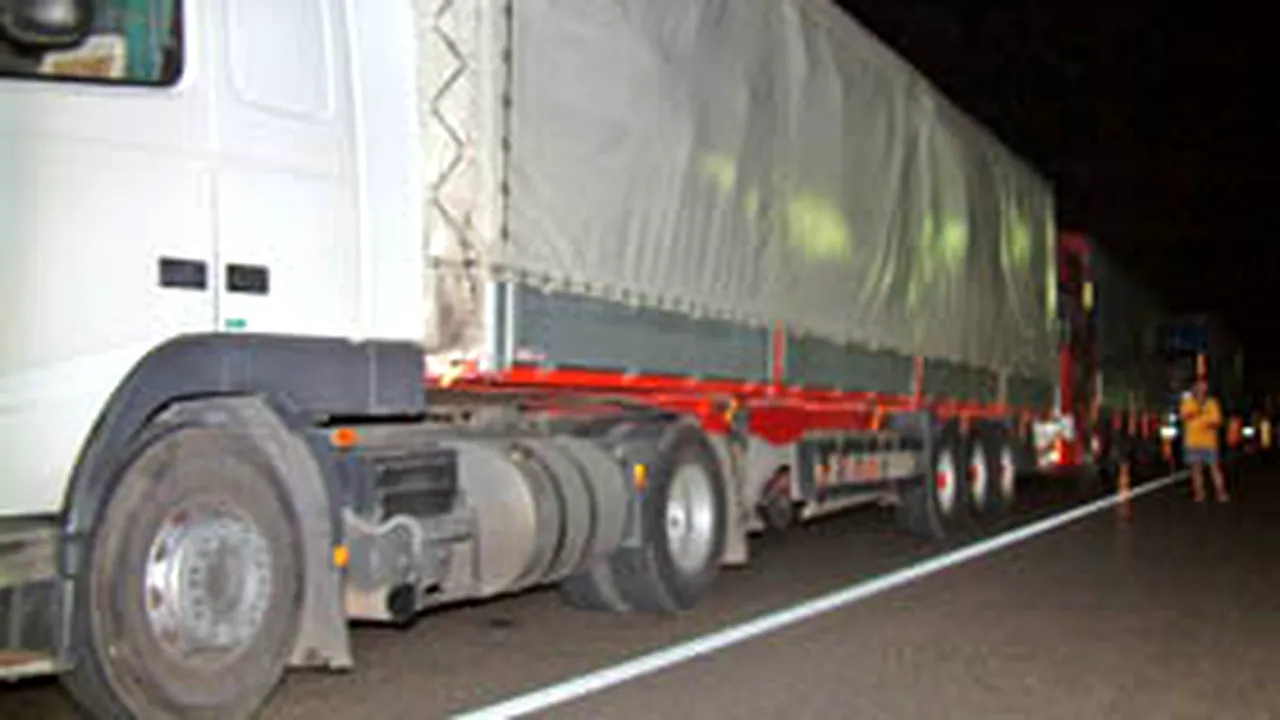 Sibiu: Aproape o sută de TIR-uri au blocat DN1 şi DN7