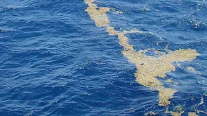 Există o mare care nu atinge niciun țărm. Nu pentru că e mică, ci pentru că nu are maluri