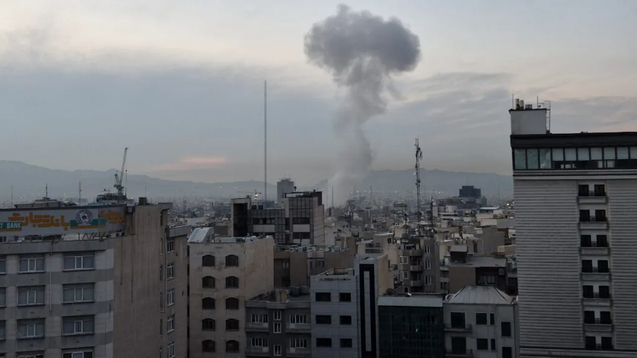 Război fără oprire la cinci săptămâni: SUA și Israel lovesc Teheranul, Iranul ripostează în Golf