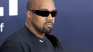 Kanye West are interdicție de acces în Australia din cauza piesei „Heil Hitler”