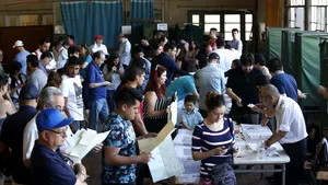 Organizarea unui referendum privind modificarea Constituţiei, aprobată de Camera Deputaţilor din Chile