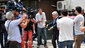 DOSARUL TRANSFERURILOR - Ioan Becali a împins un cameraman în faţa sediului ICCJ: 