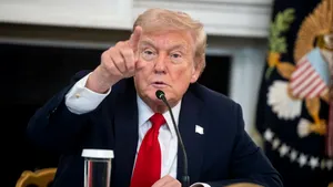 De ce Hamas a riscat renunțând la ostaticii din Gaza / Trump, de la „rasist” la garant al păcii