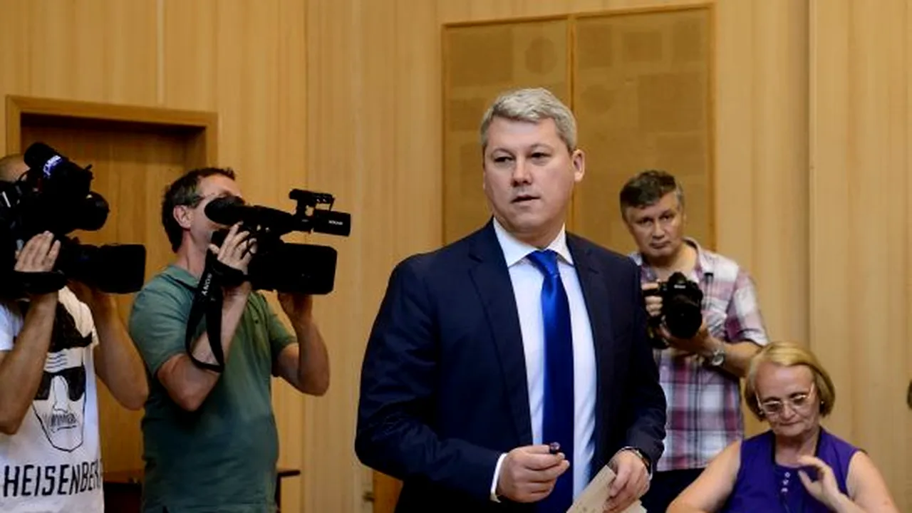 REPORTAJ Candidatul PNL Cătălin Predoiu, părăsit de liberali. Gorghiu şi Blaga nu şi-au asumat pierderea Capitalei