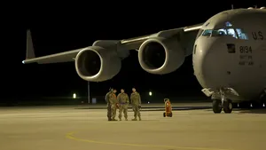 Un aeroport secret din estul Europei, folosit de mai multe ţări pentru a trimite arme în Ucraina