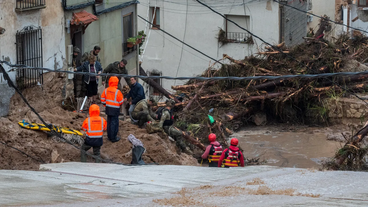 MAE: 13 cetăţeni români sunt dispăruţi în urma inundaţiilor devastatoare din Spania