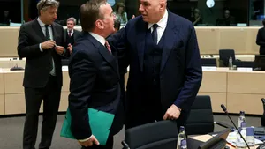 Ministrul apărării dintr-o țară europeană a rămas blocat în Dubai împreună cu familia