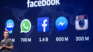 Cea mai populară aplicaţie de chat din lume primeşte mod „întunecat”, mai prietenos cu ochii utilizatorilor