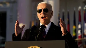 Biden salută scăderea inflaţiei, subliniind că trebuie continuate acţiunile de stabilizare