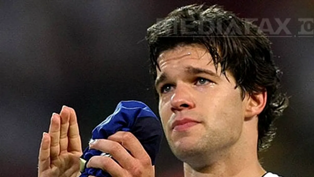 Ballack nu se retrage şi îl propune căpitanul Germaniei pe Schweinsteiger