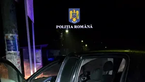 Maşină condusă de un copil de 15 ani, urmărită în trafic prin Geoagiu