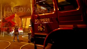 Incendiul din centrul Sibiului, în care au ars un club şi un restaurant, a fost provocat intenţionat. Poliţia încearcă identificarea autorilor