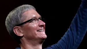 Tim Cook, CEO-ul Apple, a vorbit public pentru prima dată despre faptul că este homosexual