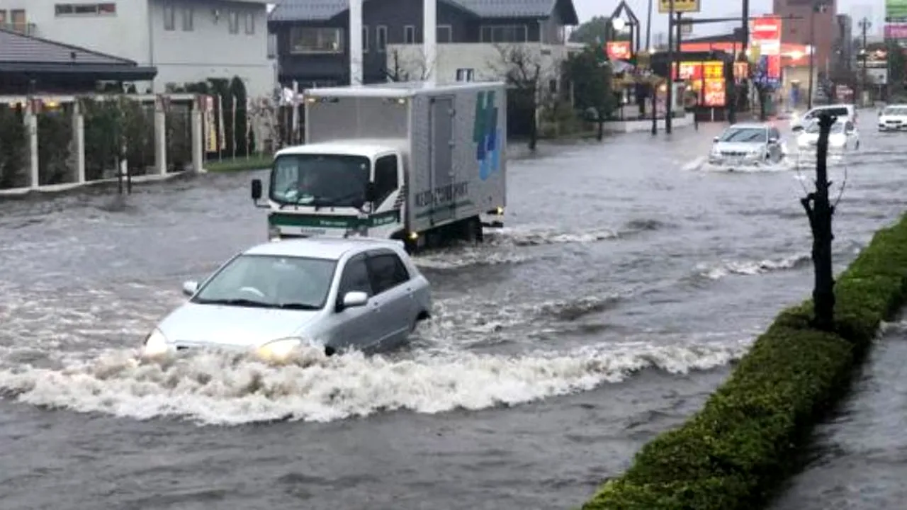 Inundaţii în Japonia: Cel puţin zece persoane au murit - FOTO