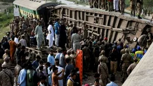 450 de pasageri ţinuţi ostatici într-un tren din Pakistan