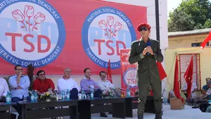 PSD, la malul mării: Ponta, în roşu 